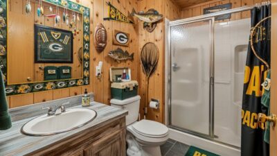 Epic Cheesehead Cabin (4-6 guests)